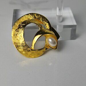 Vintage Marked Lieba USA Gold Tone and Pearl Filigree Hinged Scarf Clip